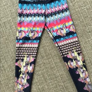 NUX colorful patterned stretch leggings. Small